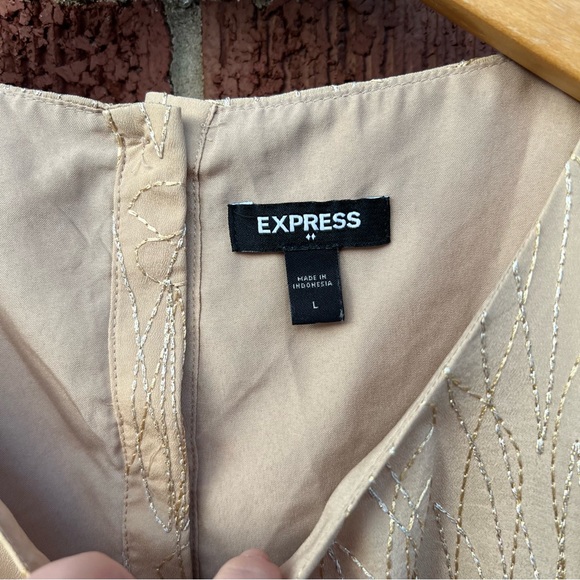 Express Tan Cream Embroidered Front Buttoned Back Sleeveless Boxy Fit Tank Top - Picture 4 of 5